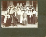 Black-and-white photograph of Orlando High School students and faculty, 1905.