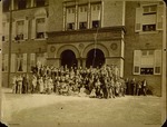Stetson University students and faculty posed in front of Elizabeth Hall
